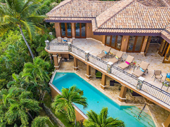 Seacove Villa: Five Bedroom Luxury Villa Overlooking Peter Bay