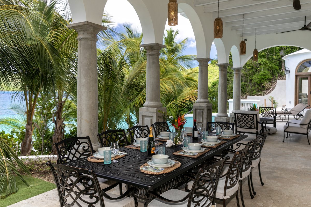Loggia Dining