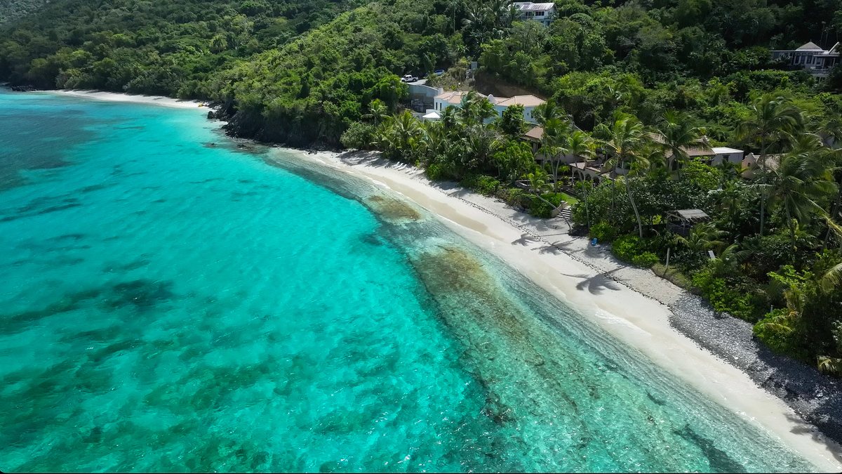Peter Bay Beach Towards Little Cinnamon